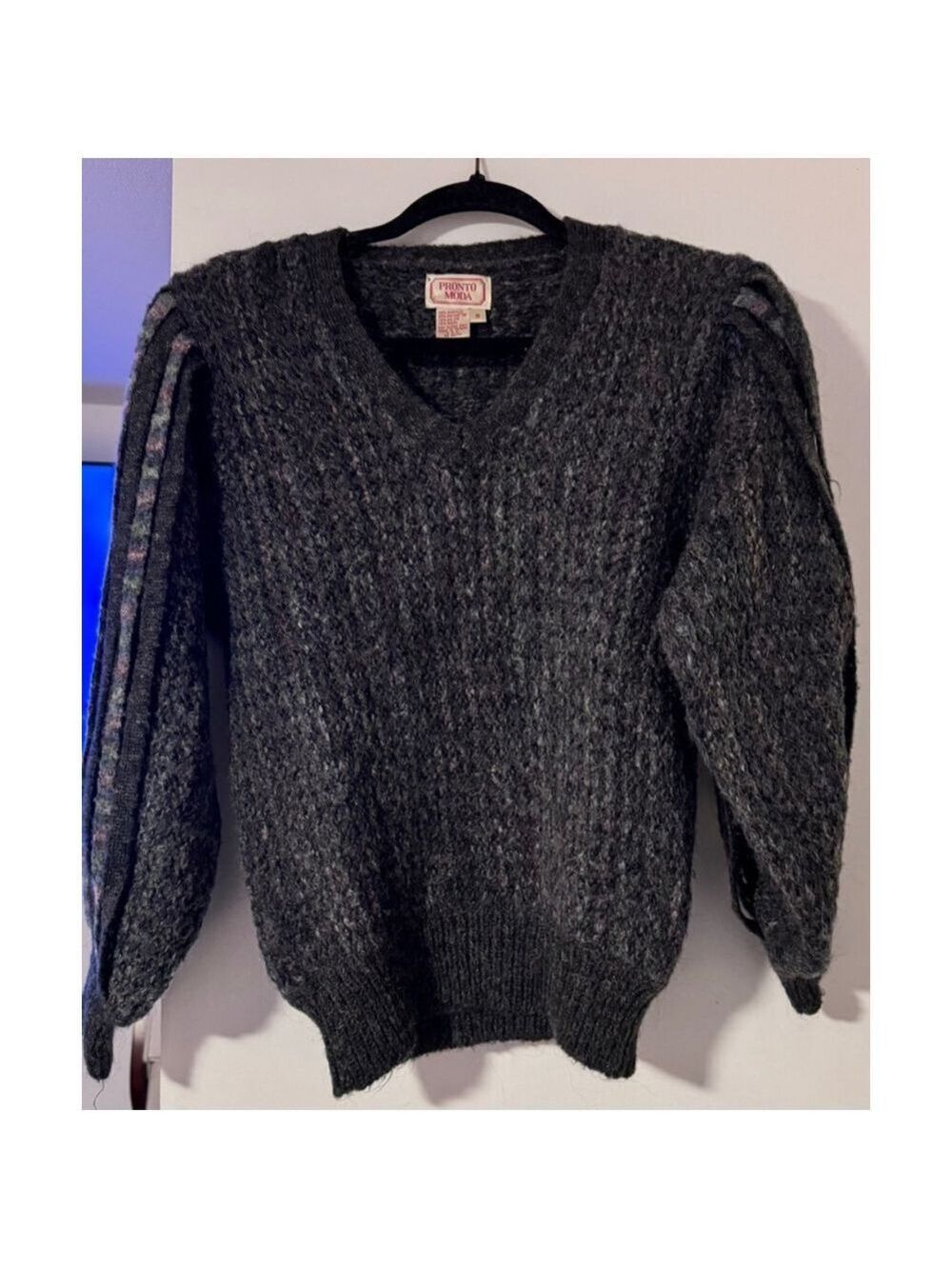 Steele gray sweater sliced sleeves size small wool nylon blend ￼